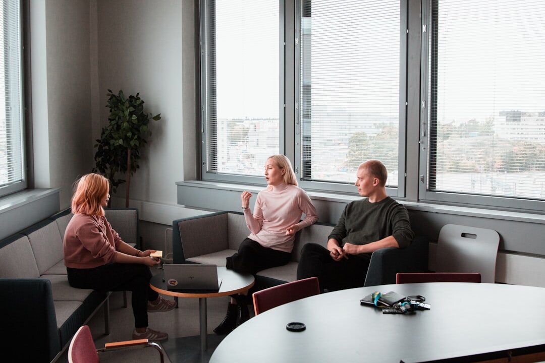 group discussion in meeting